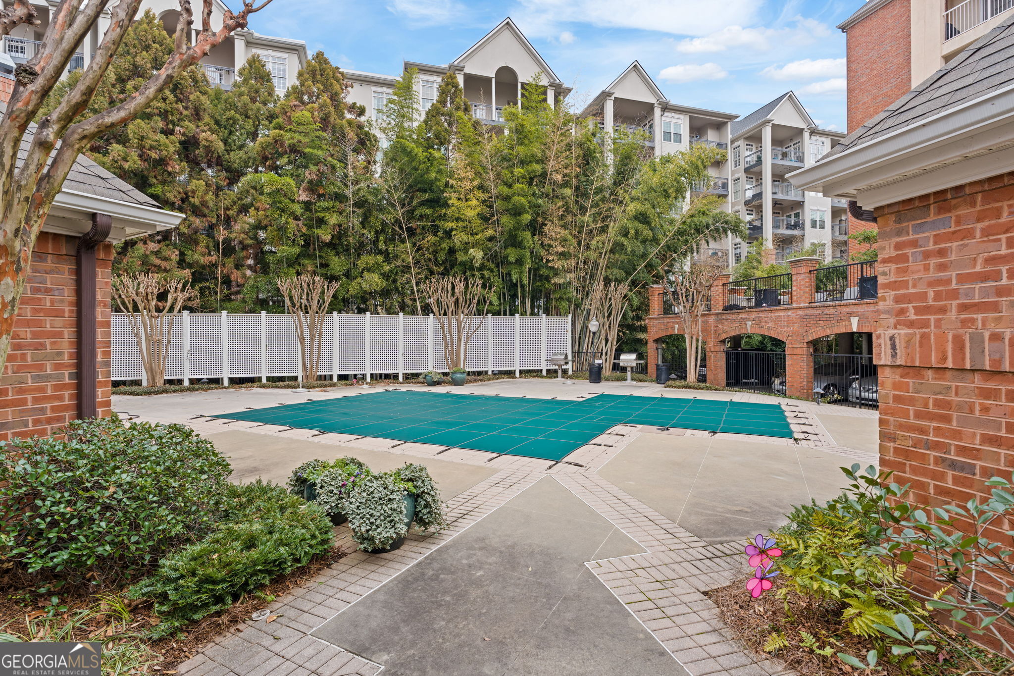 211 Colonial Homes Drive NW