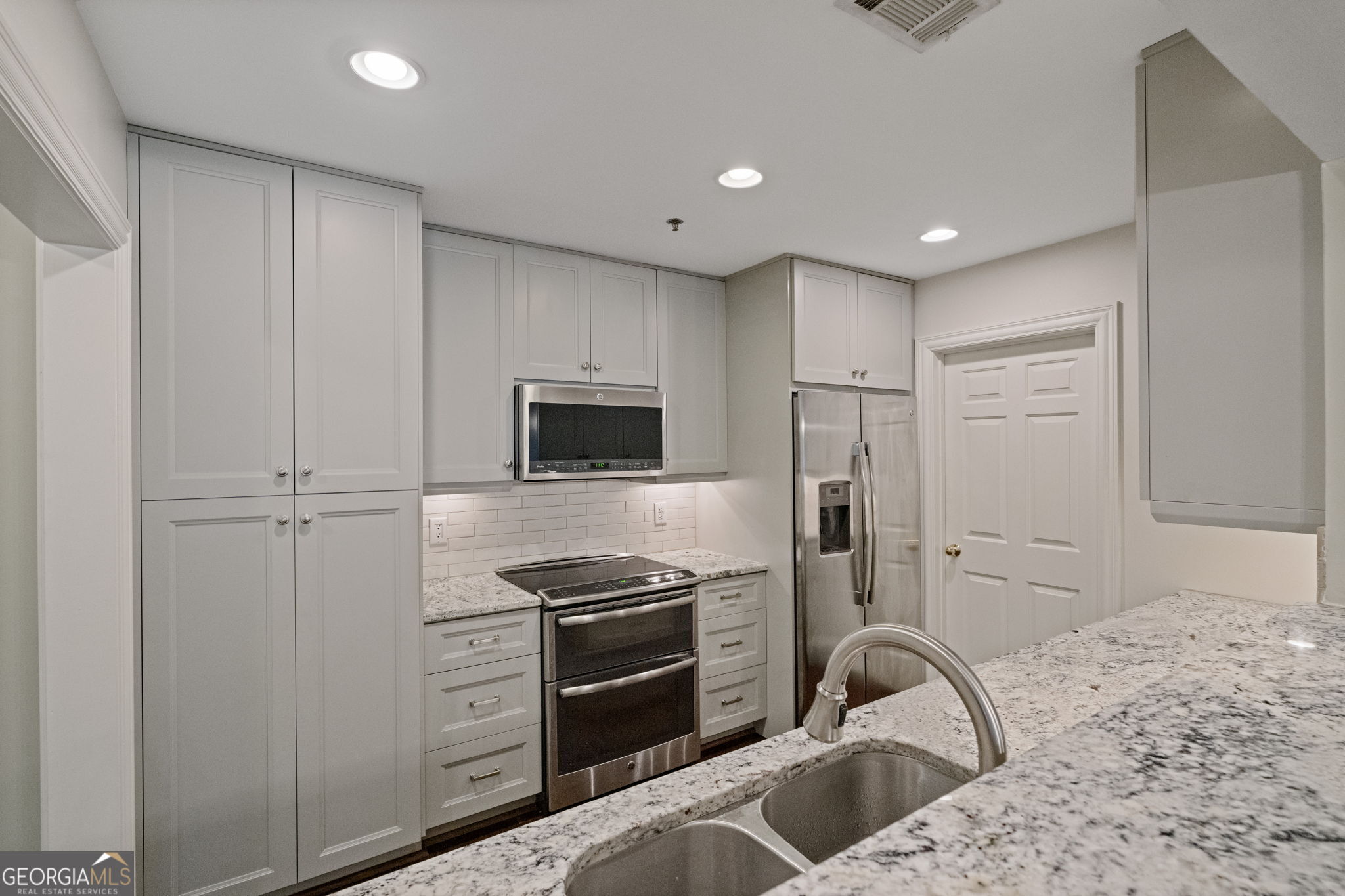 211 Colonial Homes Drive NW