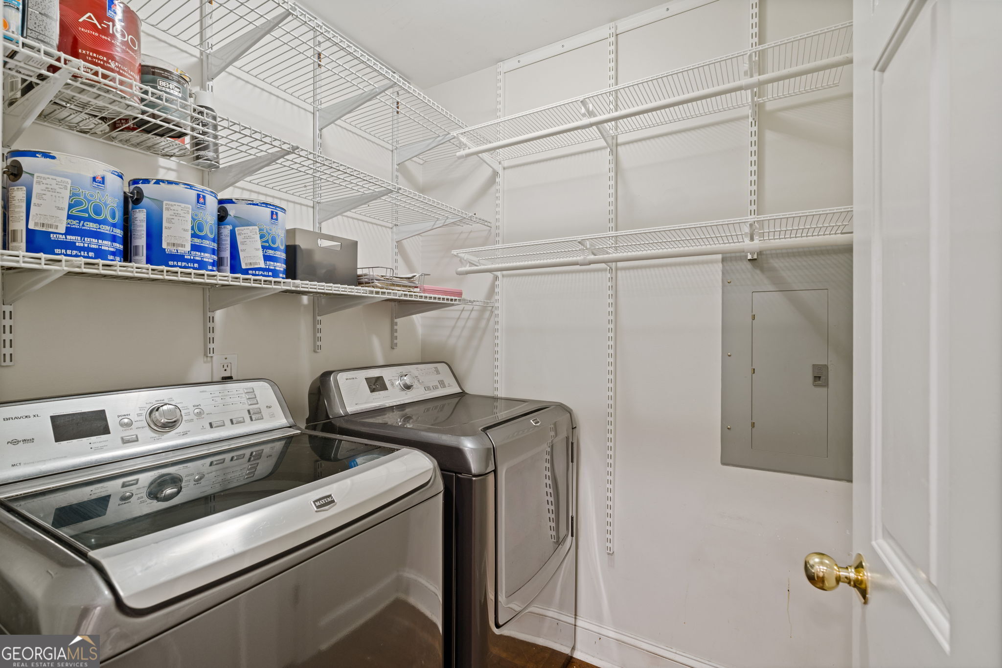 211 Colonial Homes Drive NW