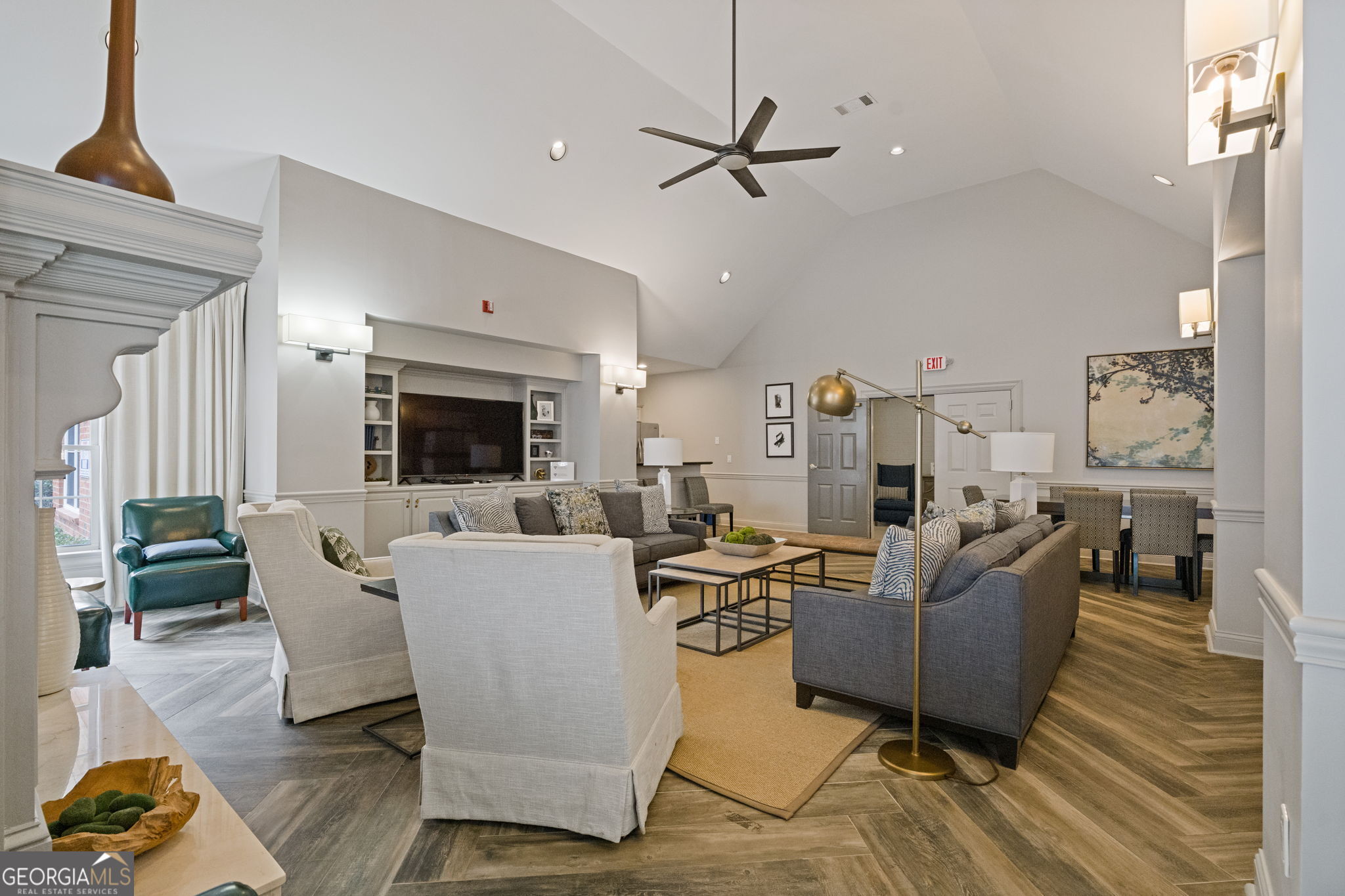 211 Colonial Homes Drive NW