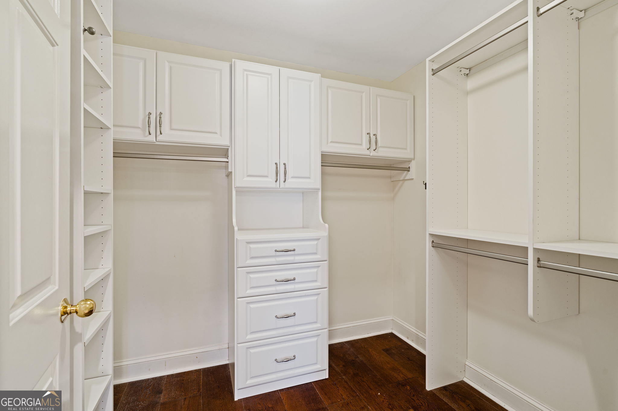 211 Colonial Homes Drive NW