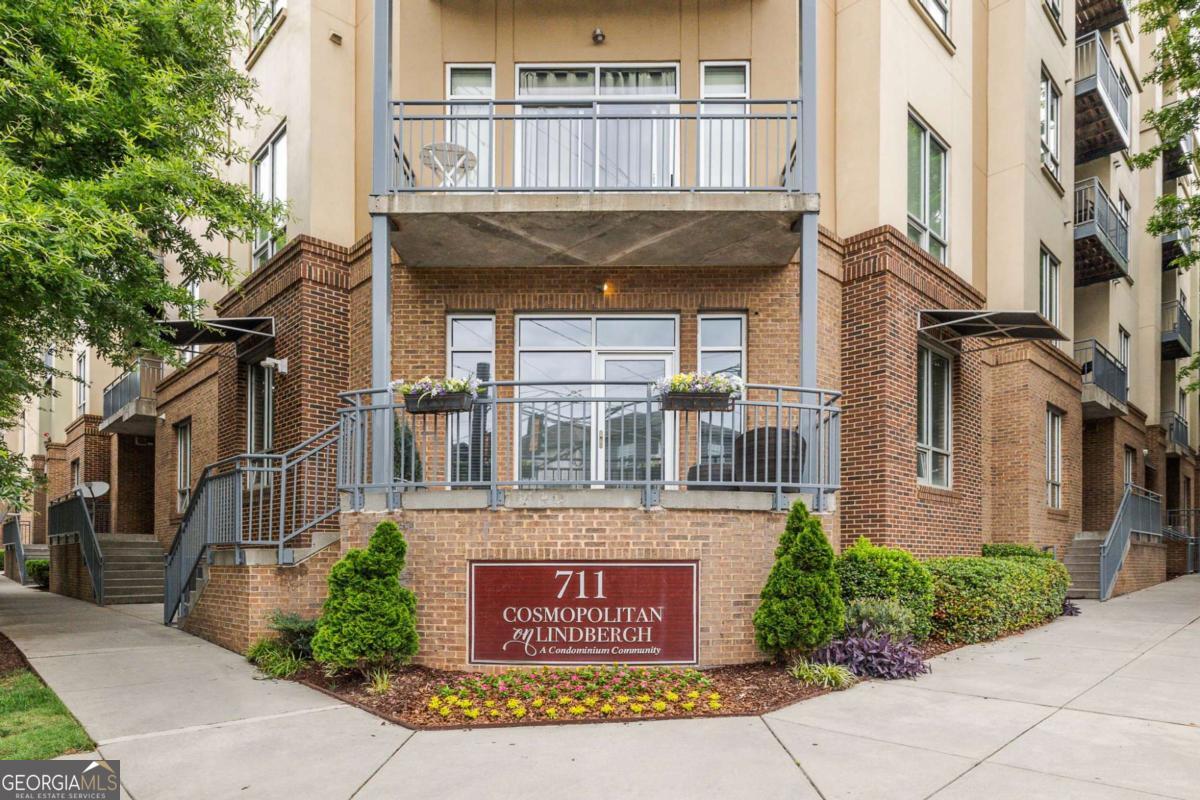 711 Cosmopolitan Drive NE # 300