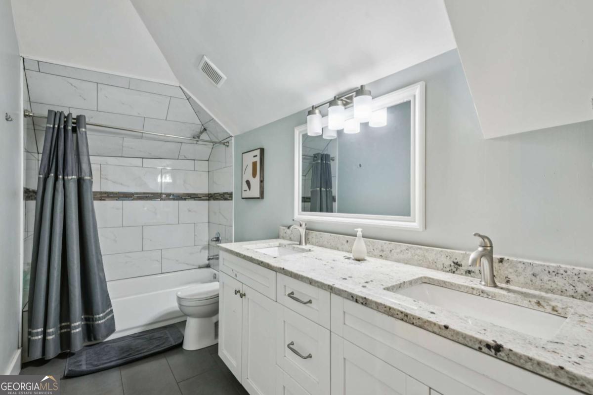 528 Holderness Street SW