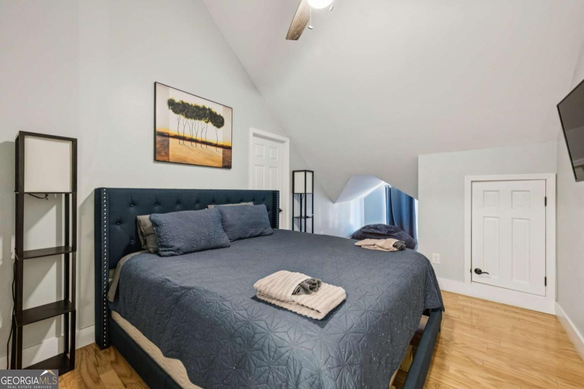 528 Holderness Street SW