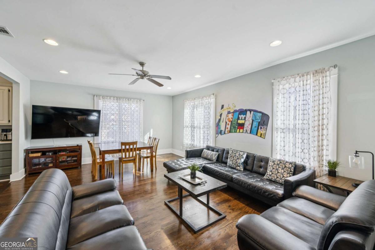 528 Holderness Street SW