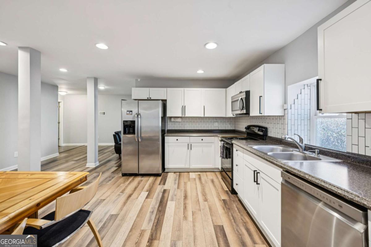 528 Holderness Street SW