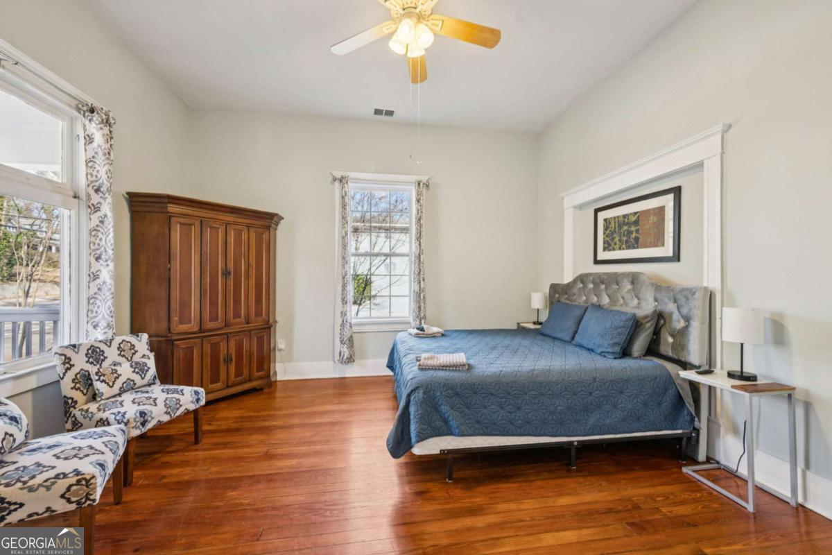 528 Holderness Street SW