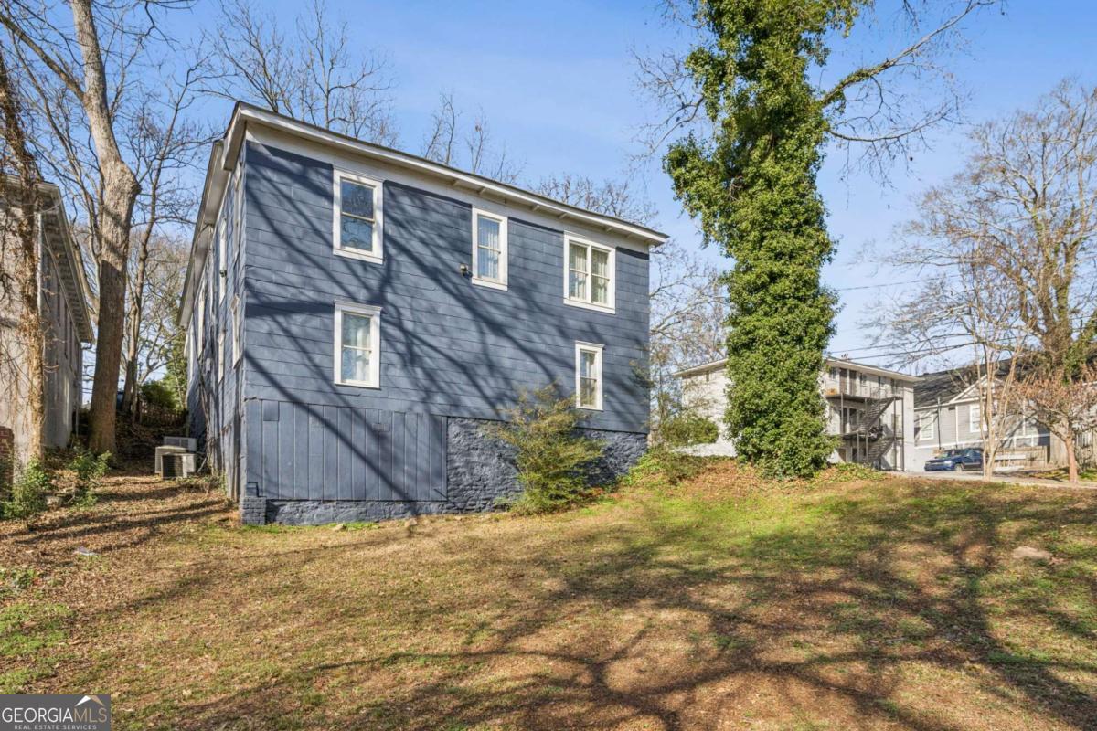 528 Holderness Street SW