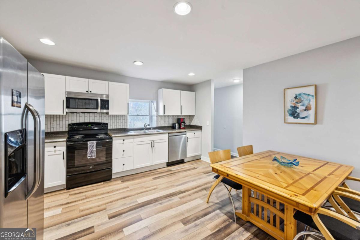 528 Holderness Street SW