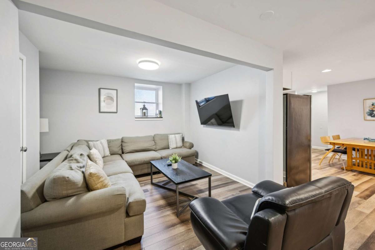 528 Holderness Street SW