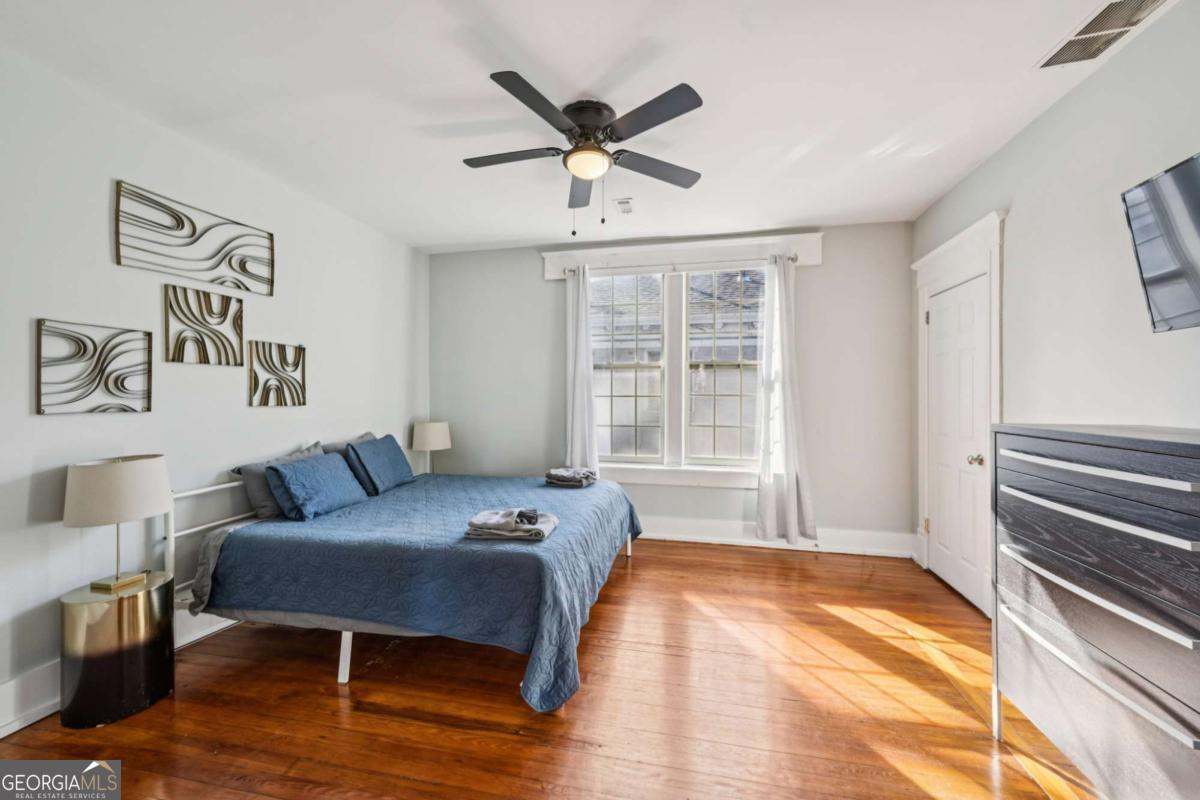 528 Holderness Street SW