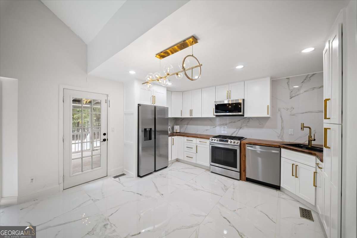 6857 Alexander Parkway