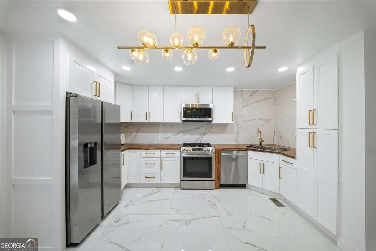 6857 Alexander Parkway