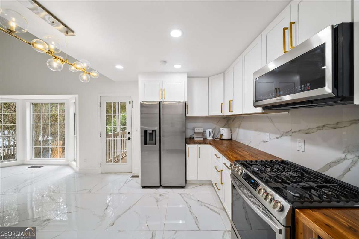 6857 Alexander Parkway