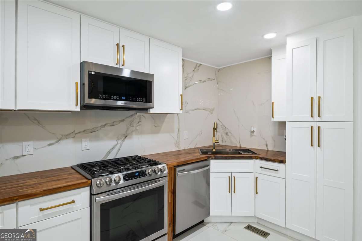 6857 Alexander Parkway