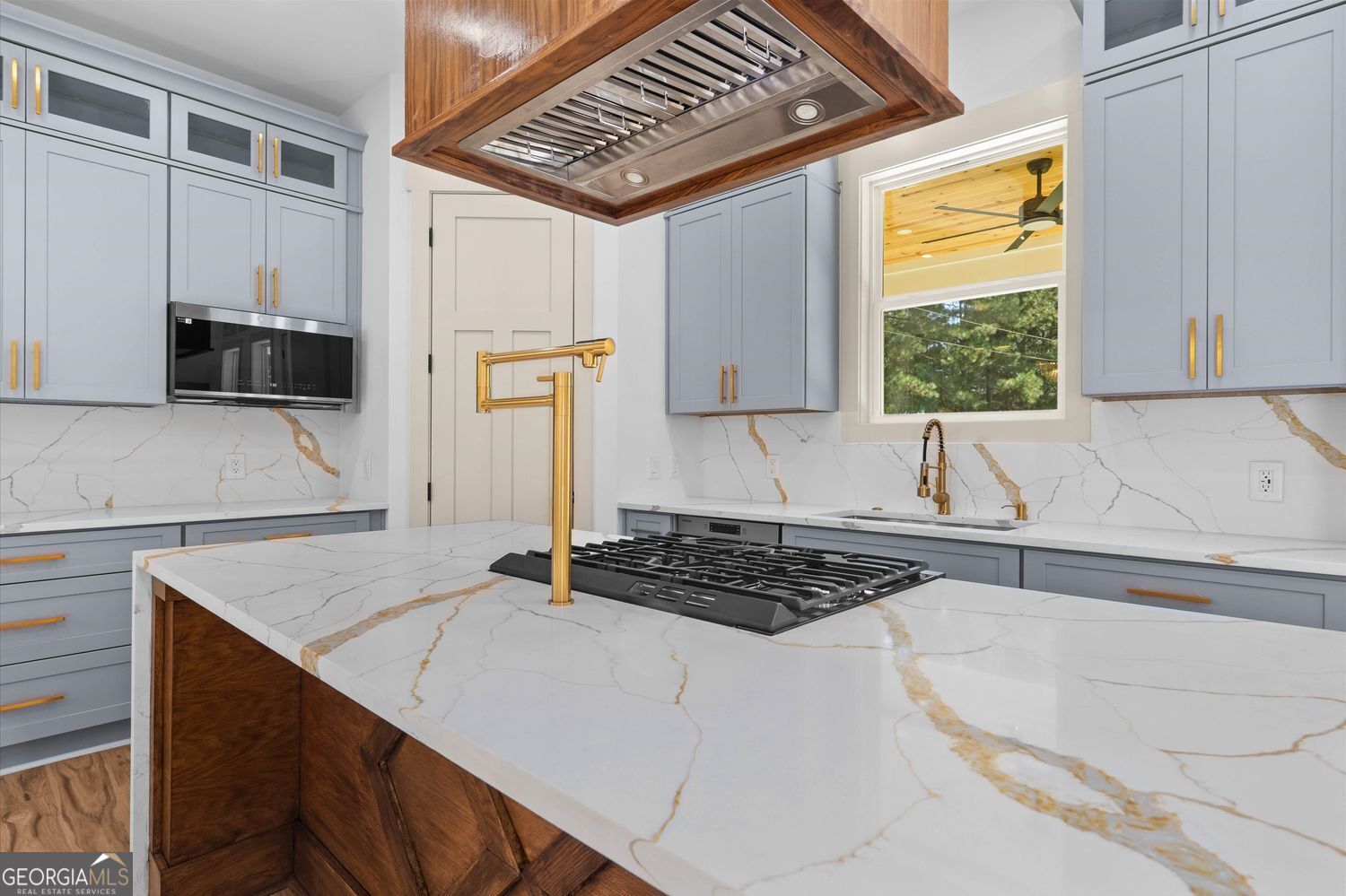 1960 Lost Mountain Road