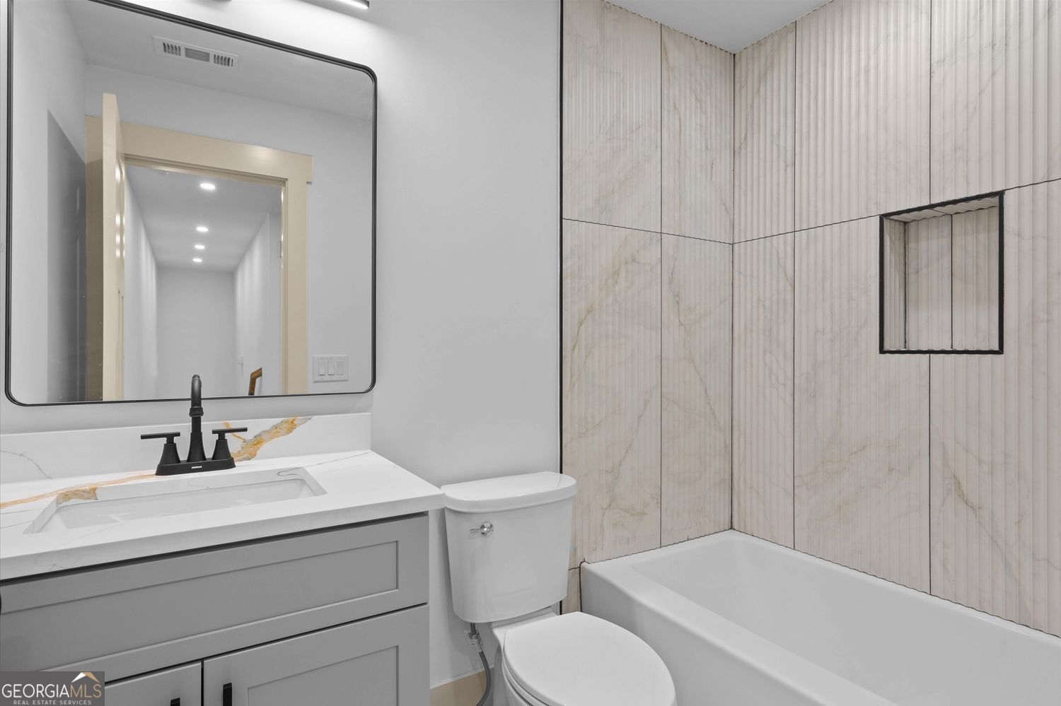 1960 Lost Mountain Road