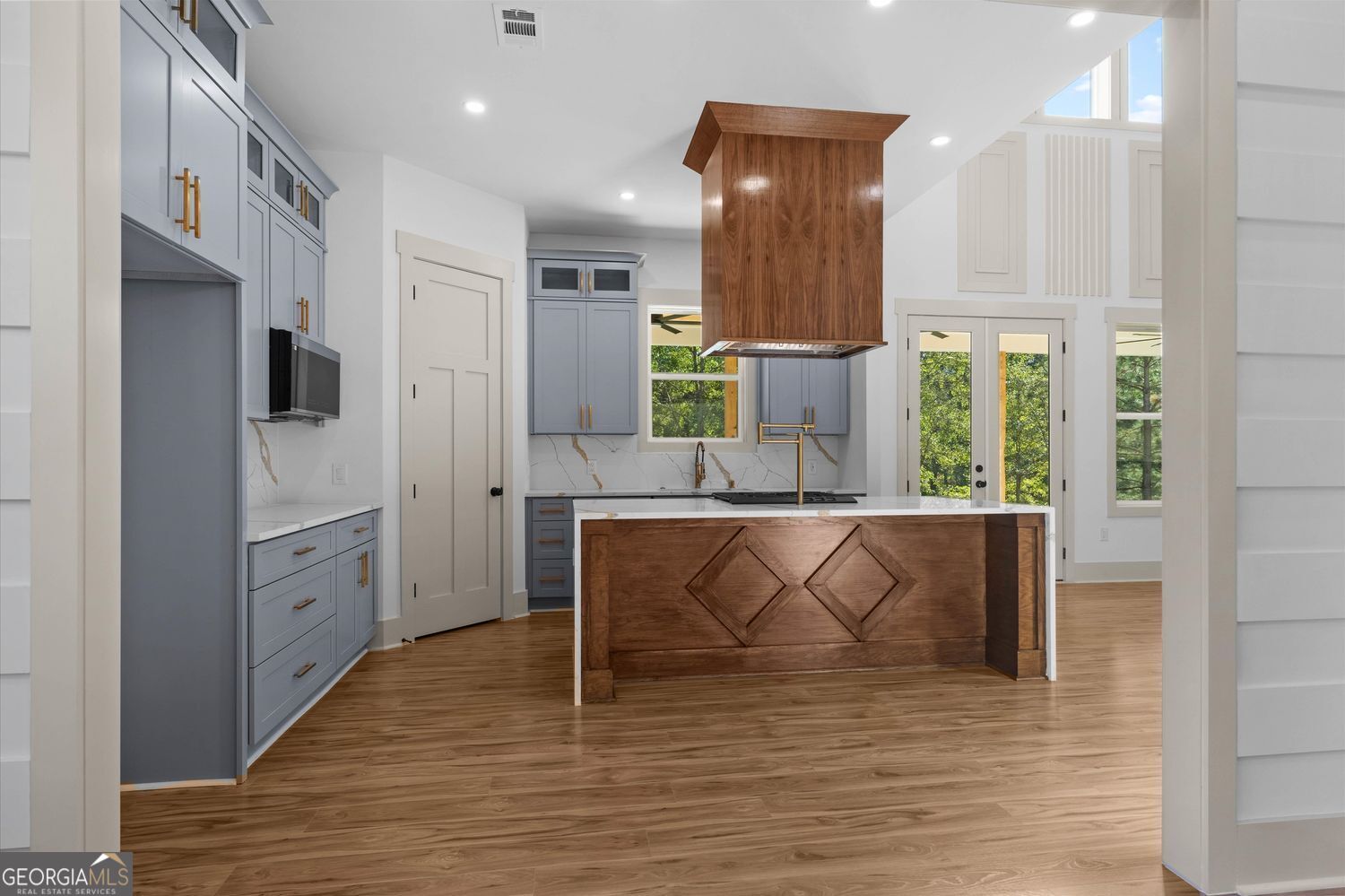 1960 Lost Mountain Road