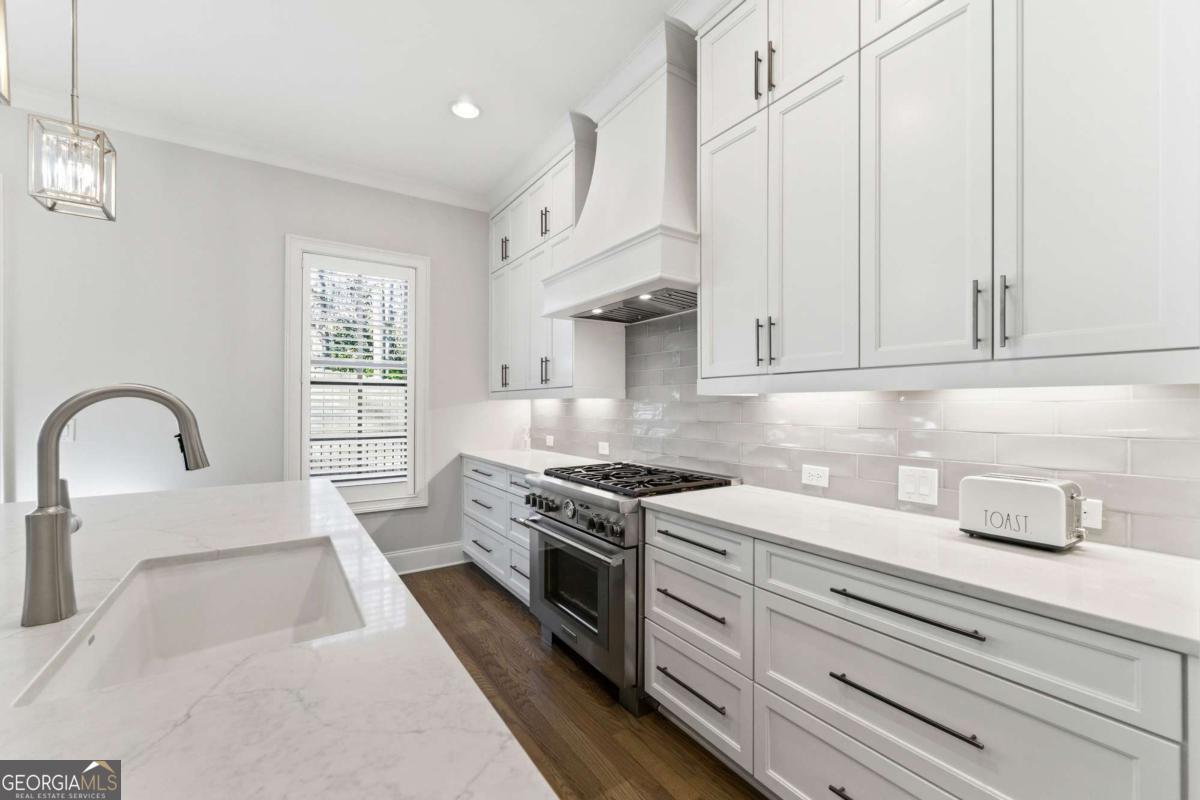 2131 Bellrick Road NW