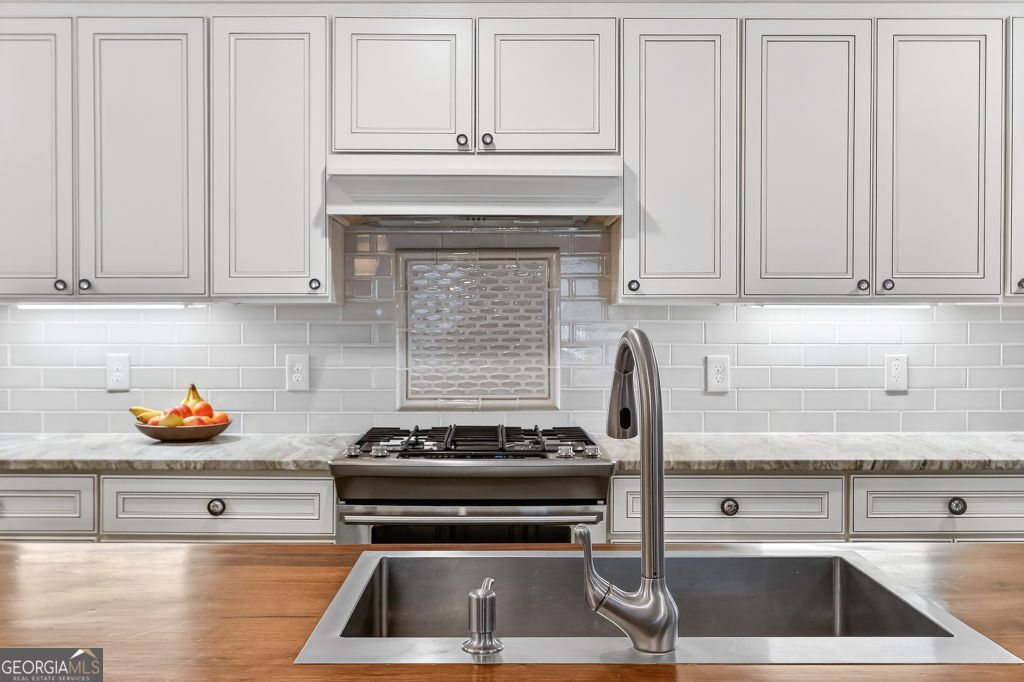 3462 Greystone Court