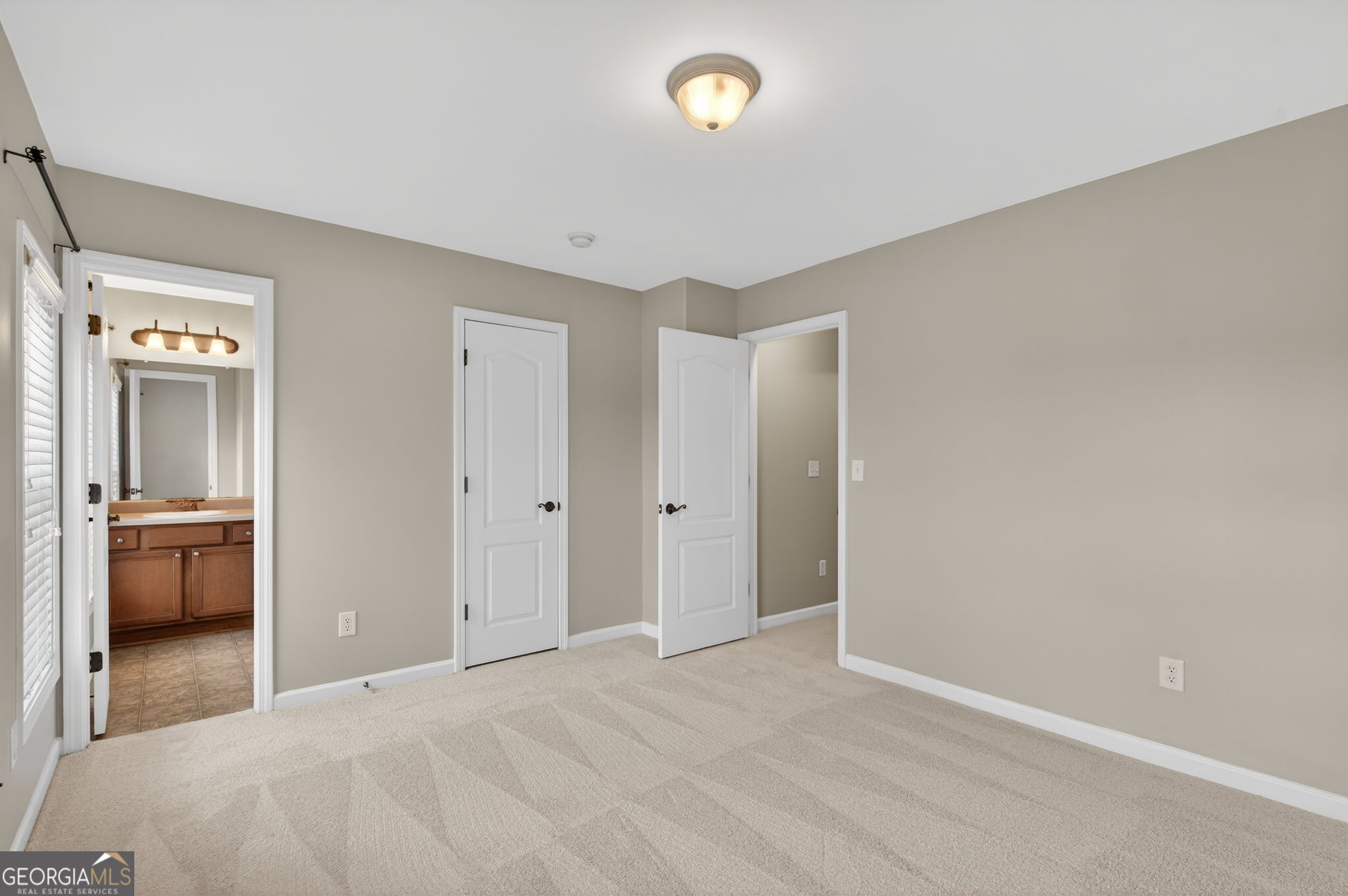 1186 Lake Point Way