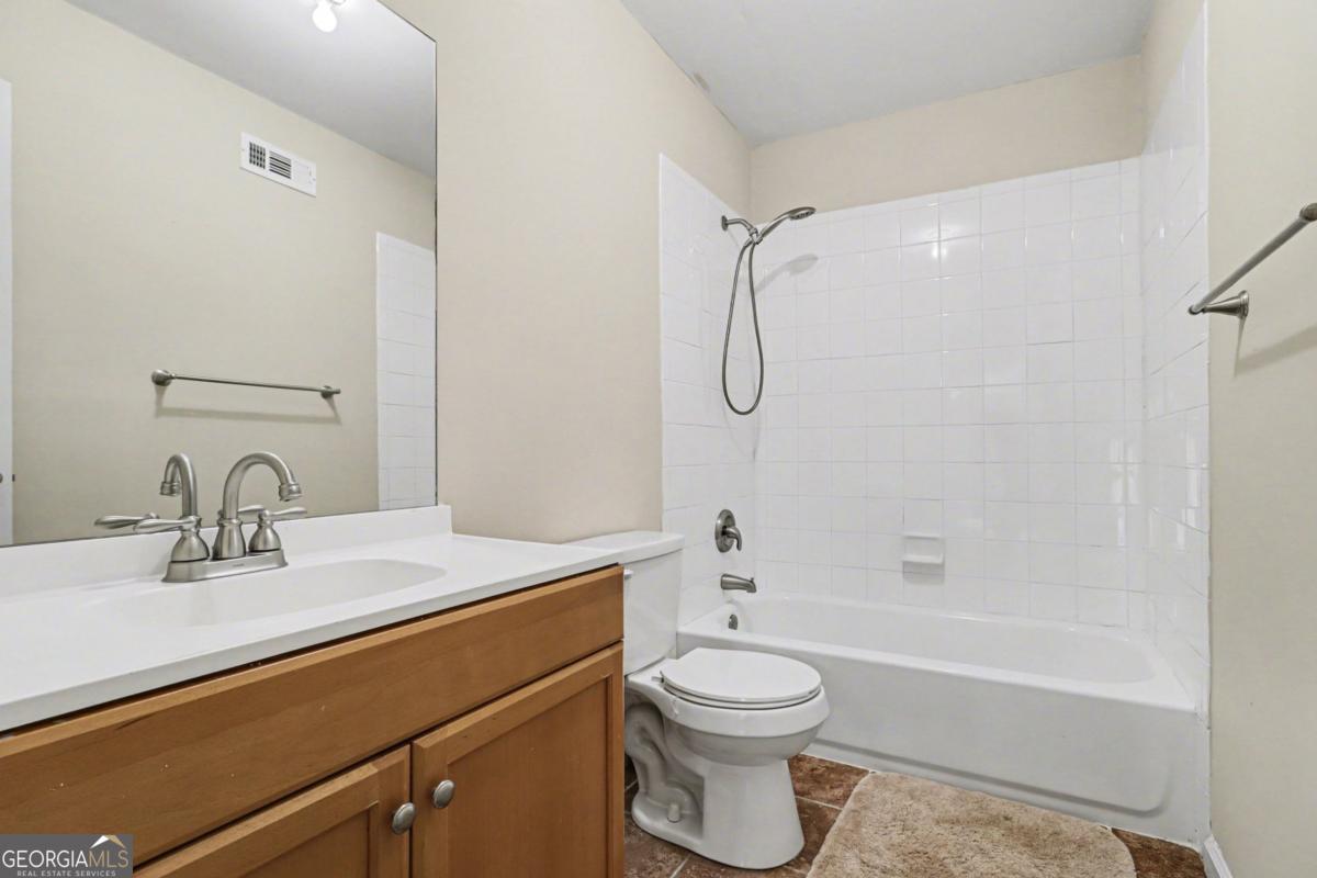 1940 SE Lancaster Drive SE