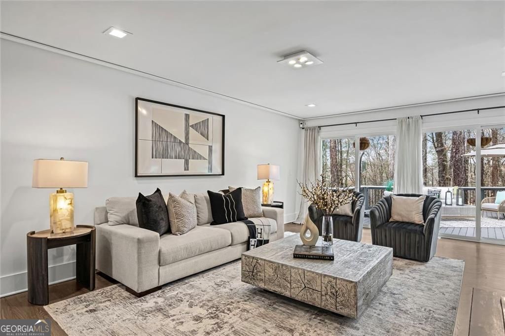 6260 River Overlook. Drive