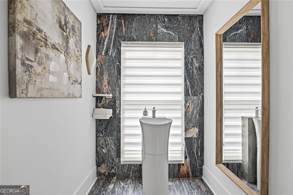 6260 River Overlook. Drive