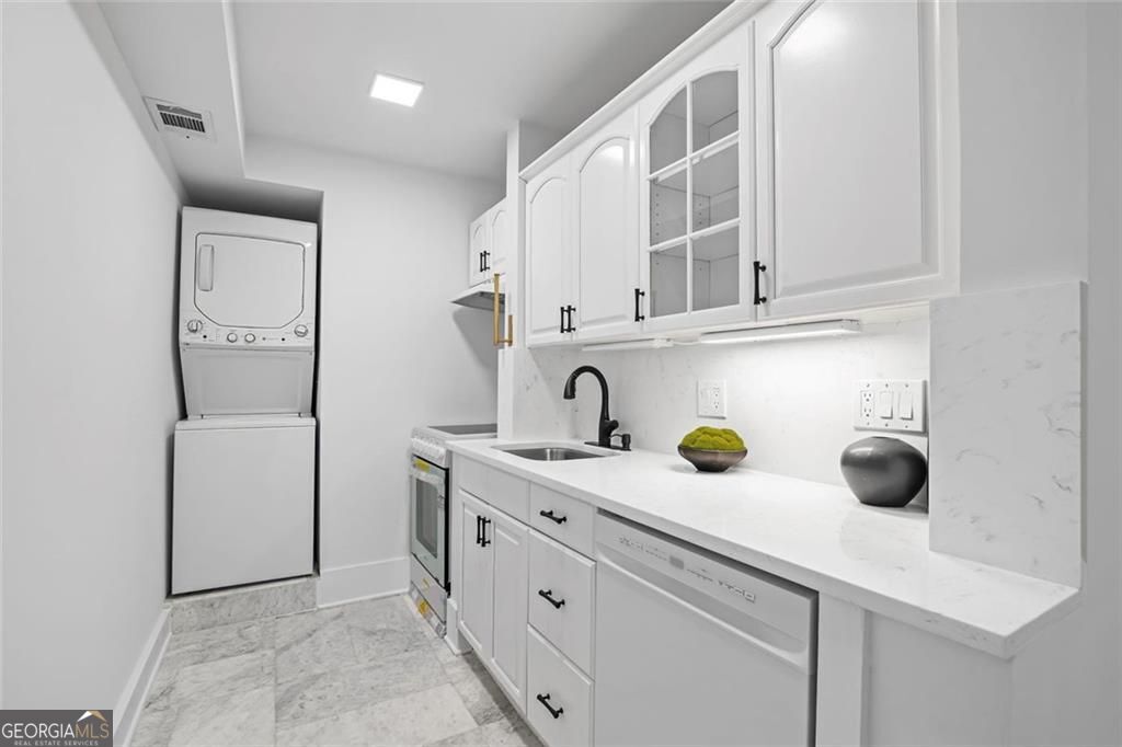 6260 River Overlook. Drive