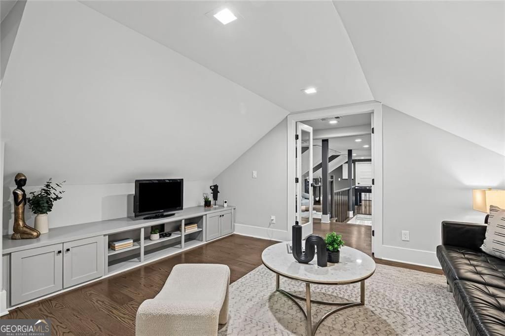 6260 River Overlook. Drive