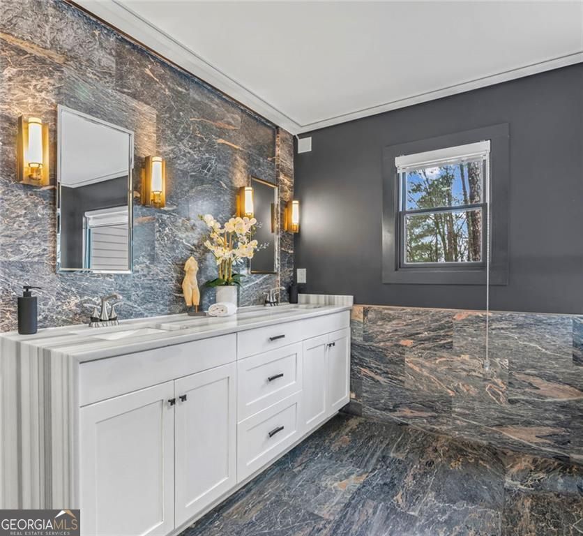 6260 River Overlook. Drive