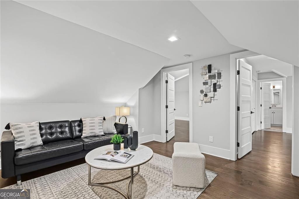 6260 River Overlook. Drive