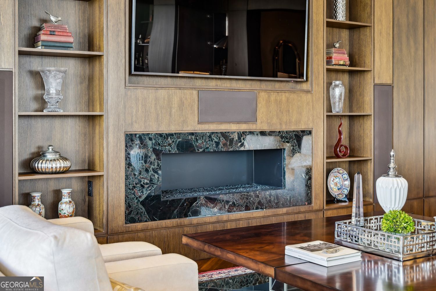 3344 Peachtree Road NE # 4102