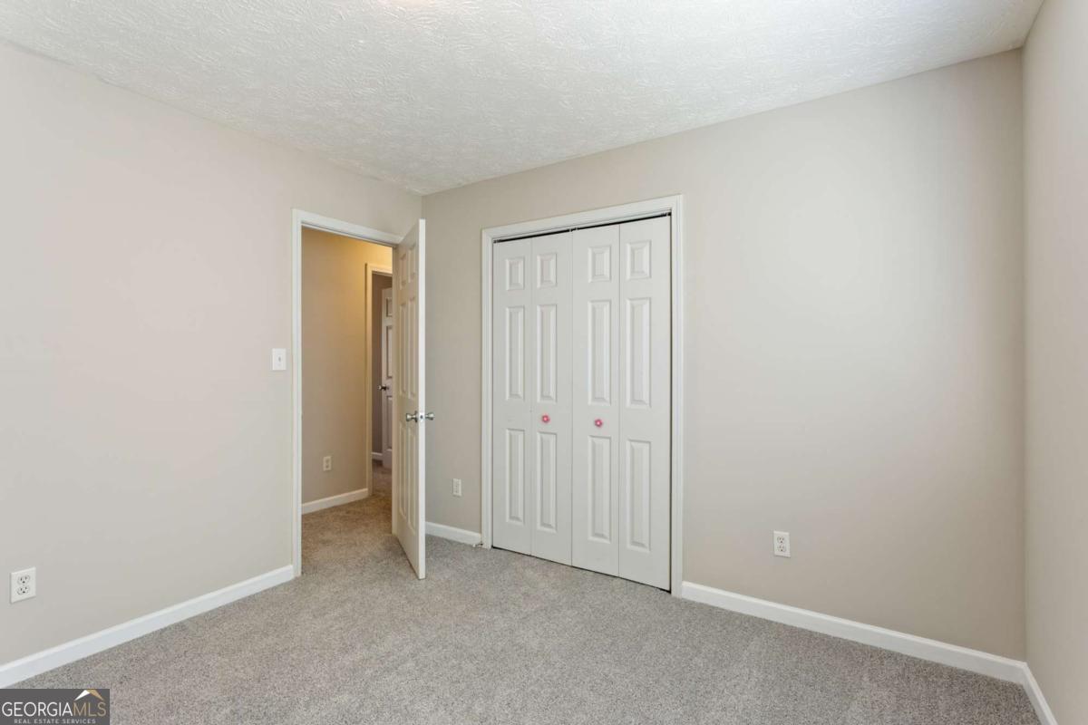 400 Camilla Circle SW