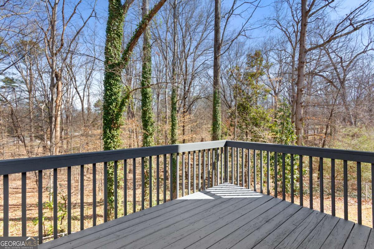 400 Camilla Circle SW