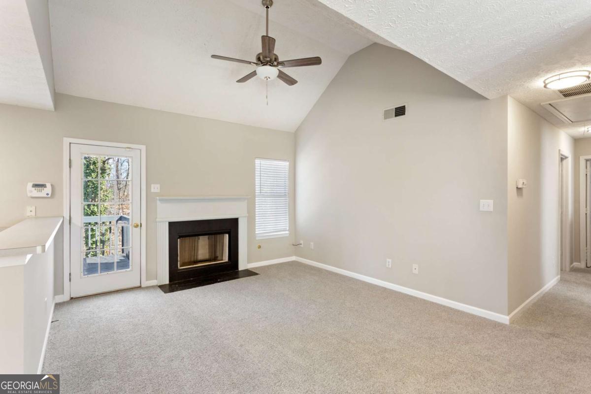 400 Camilla Circle SW