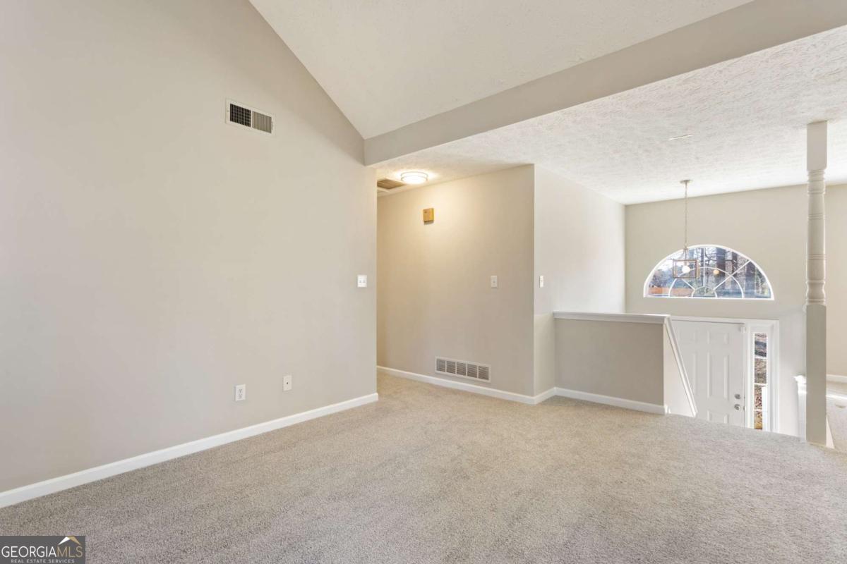 400 Camilla Circle SW