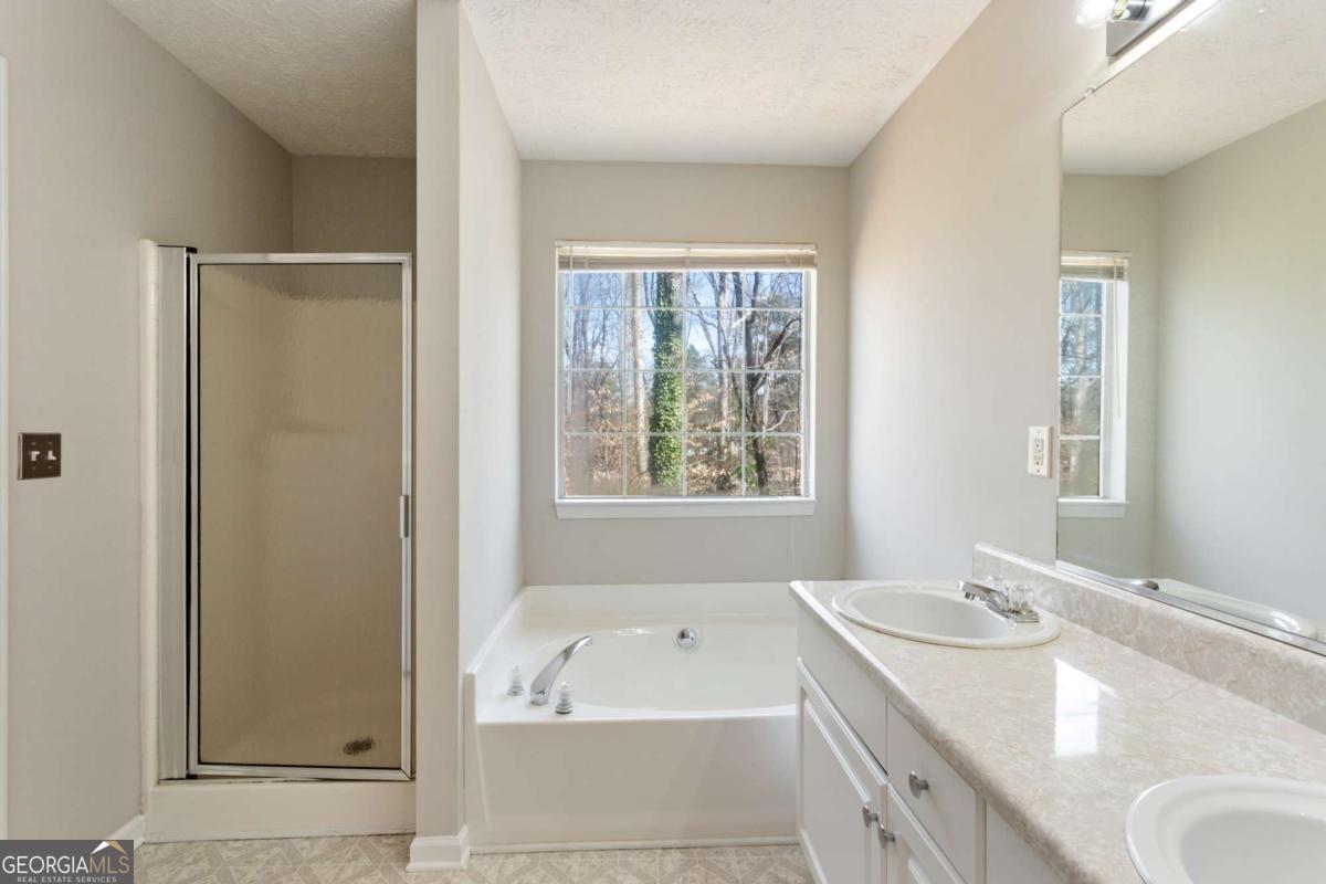 400 Camilla Circle SW