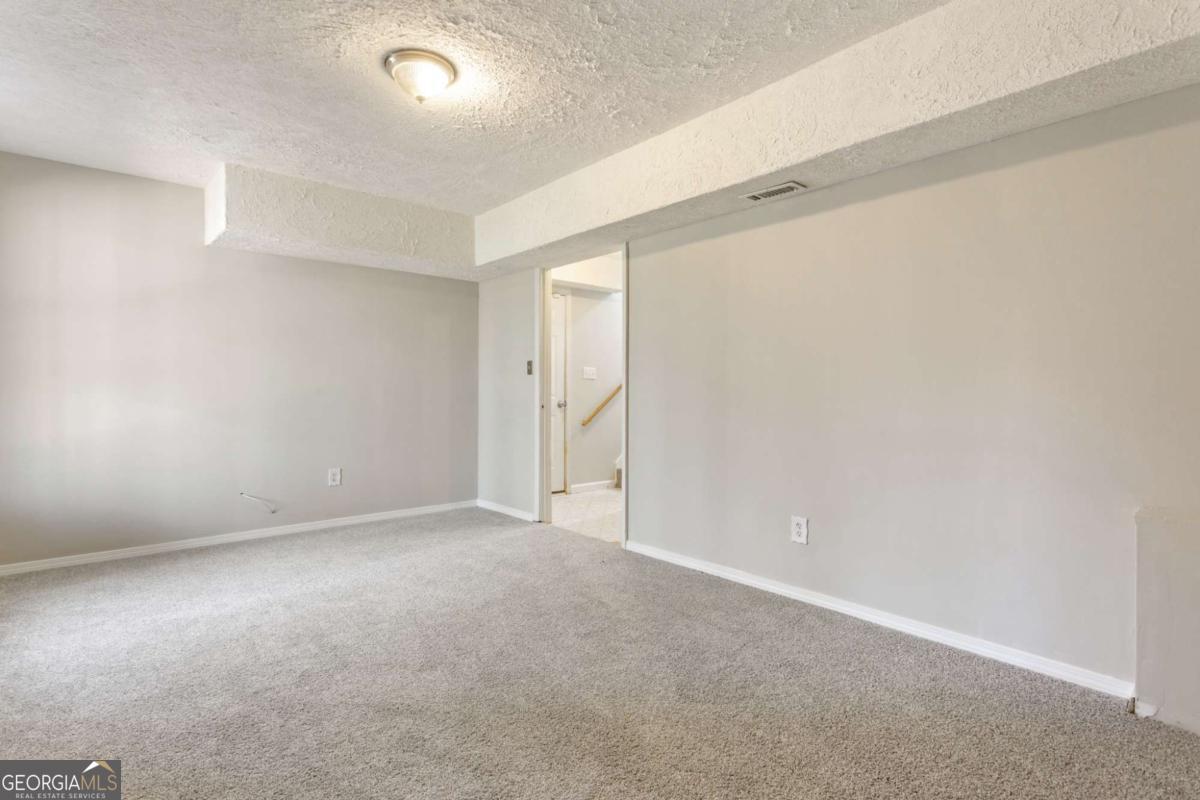 400 Camilla Circle SW