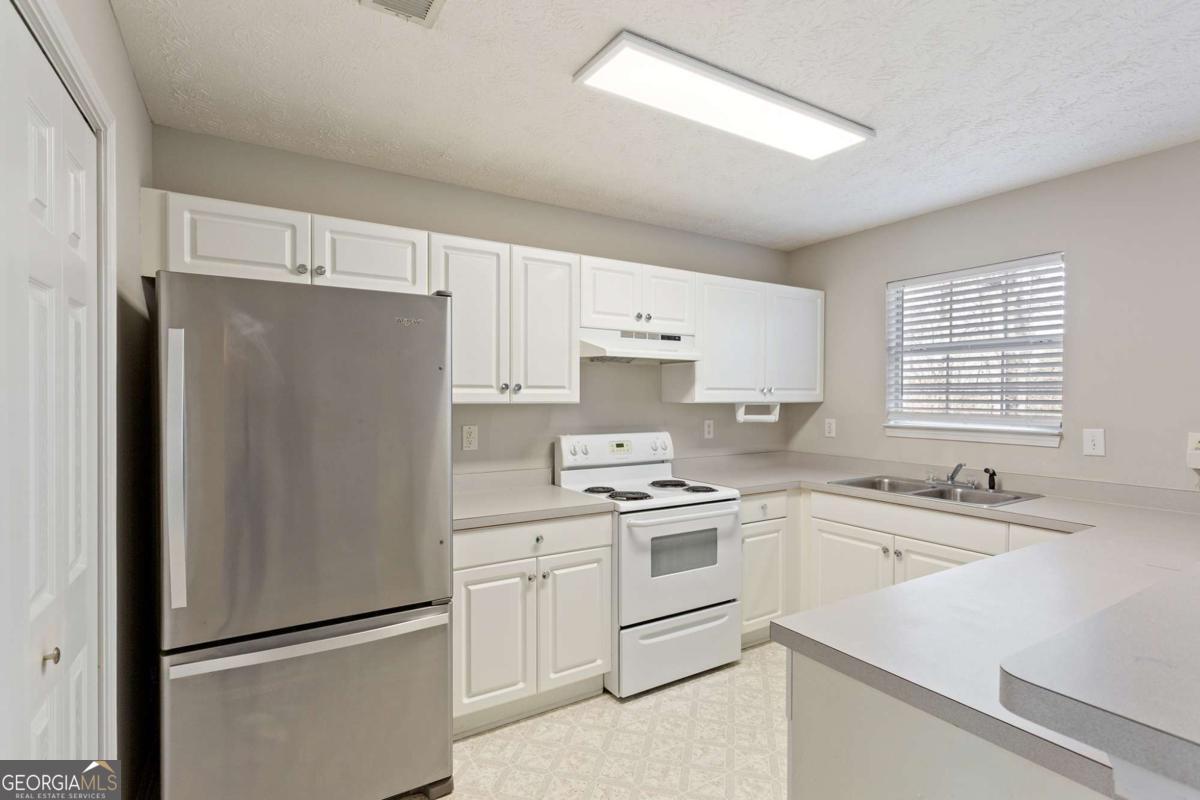 400 Camilla Circle SW