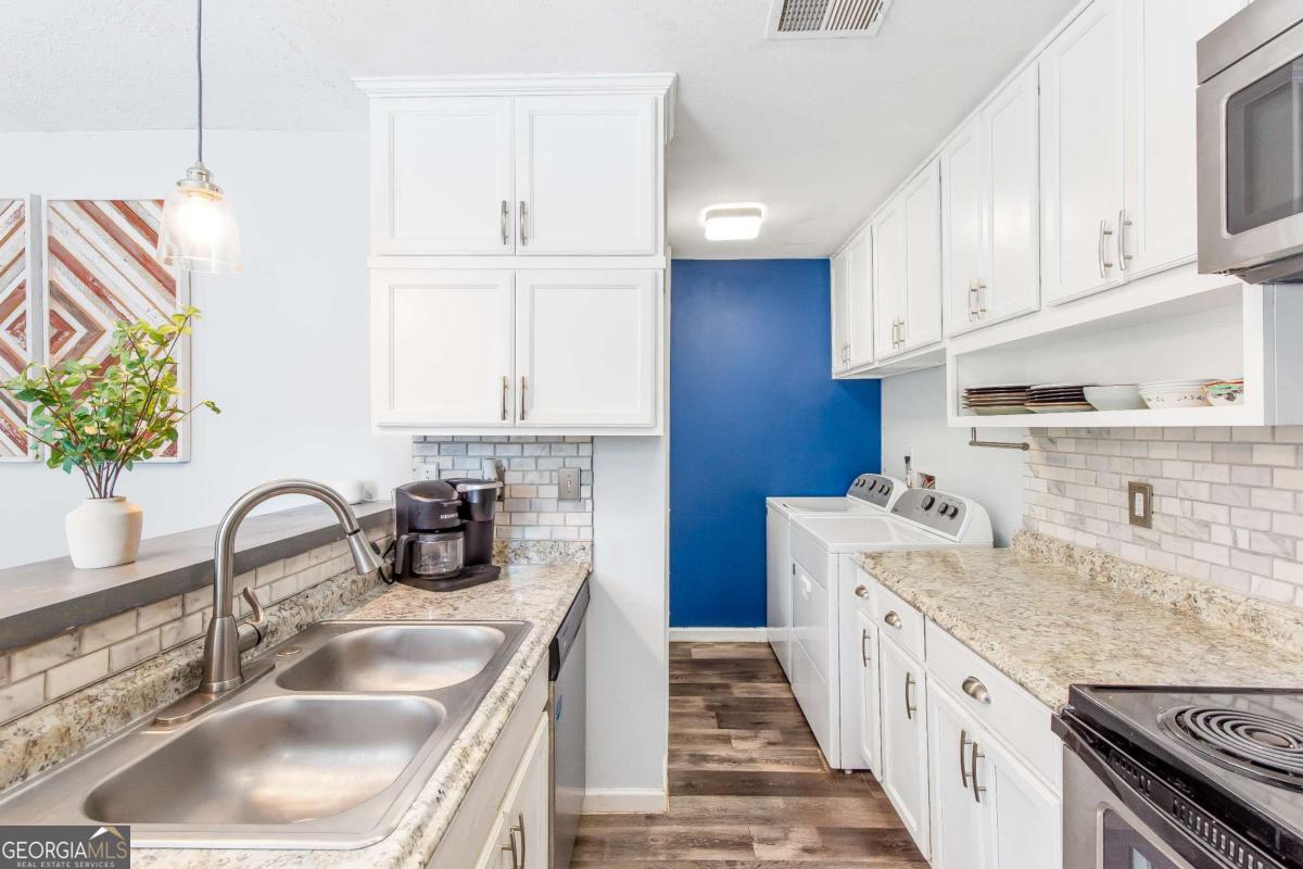 1382 Old Coach Road SW