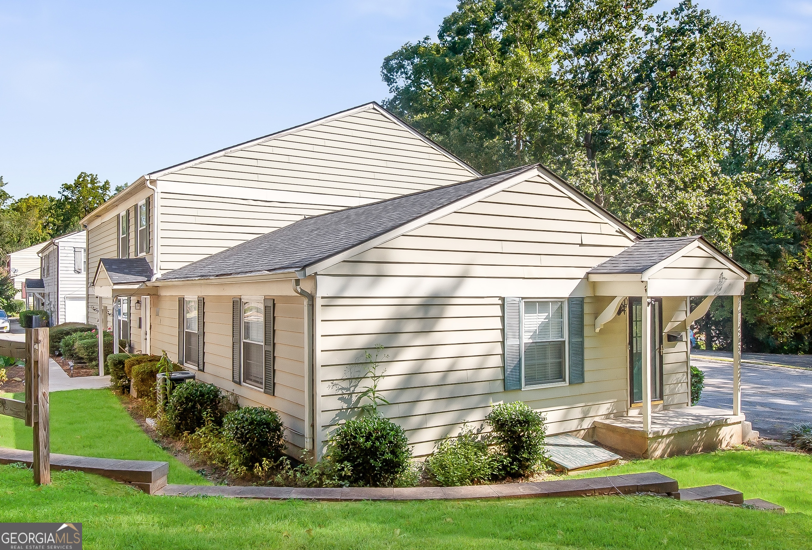 1382 Old Coach Road SW