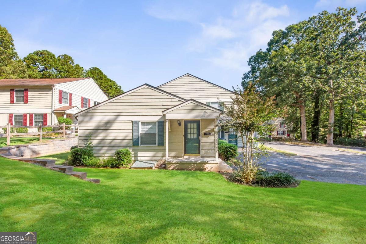 1382 Old Coach Road SW