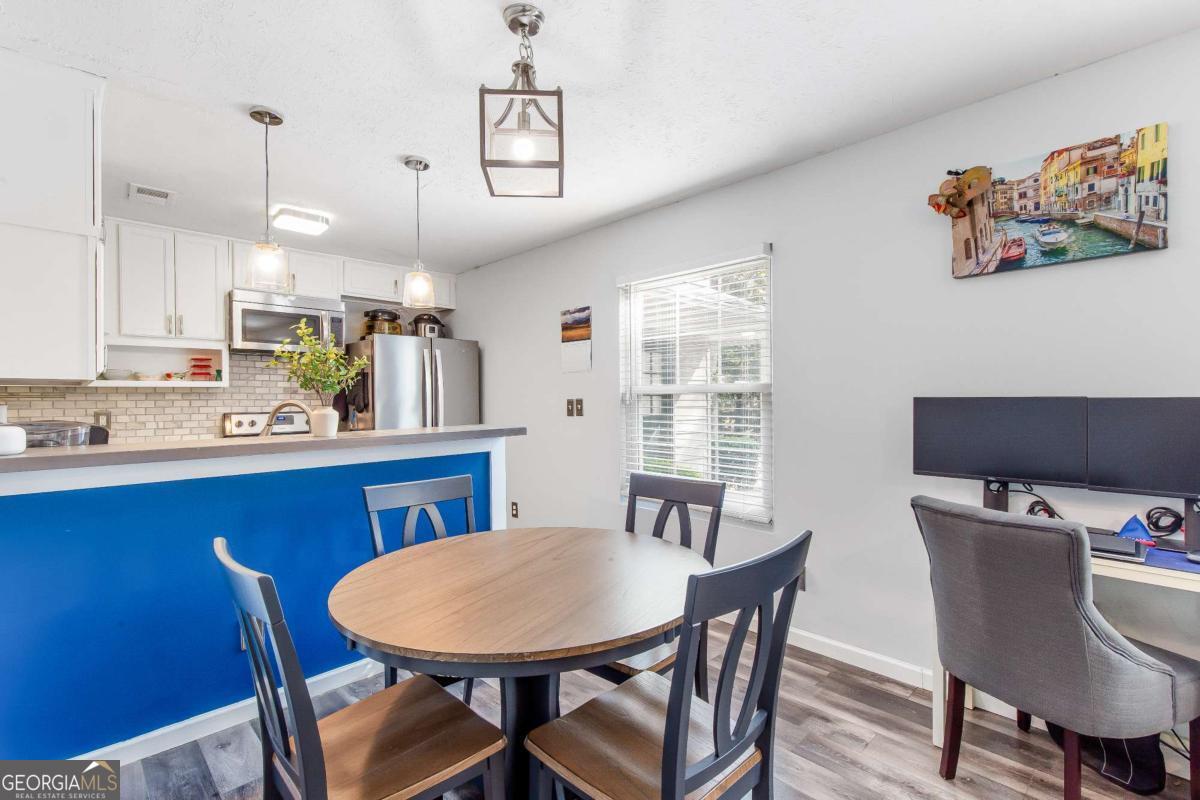 1382 Old Coach Road SW