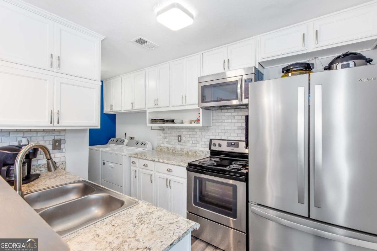 1382 Old Coach Road SW