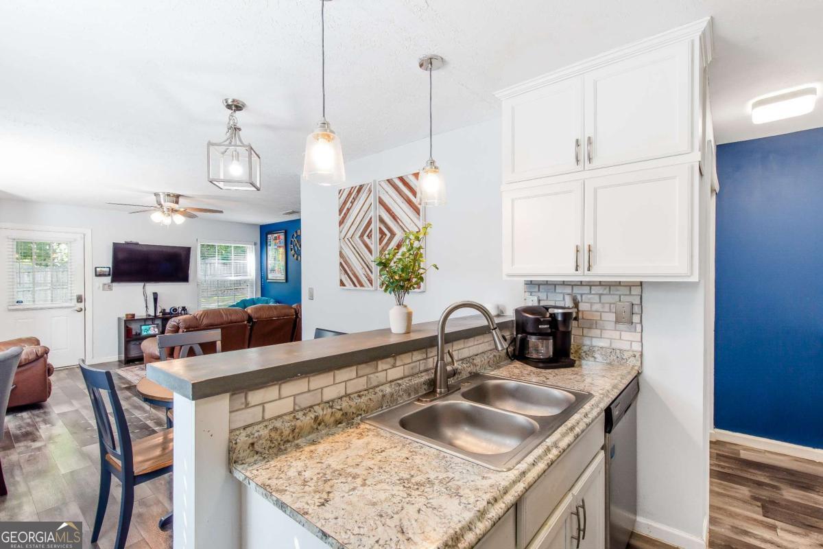 1382 Old Coach Road SW