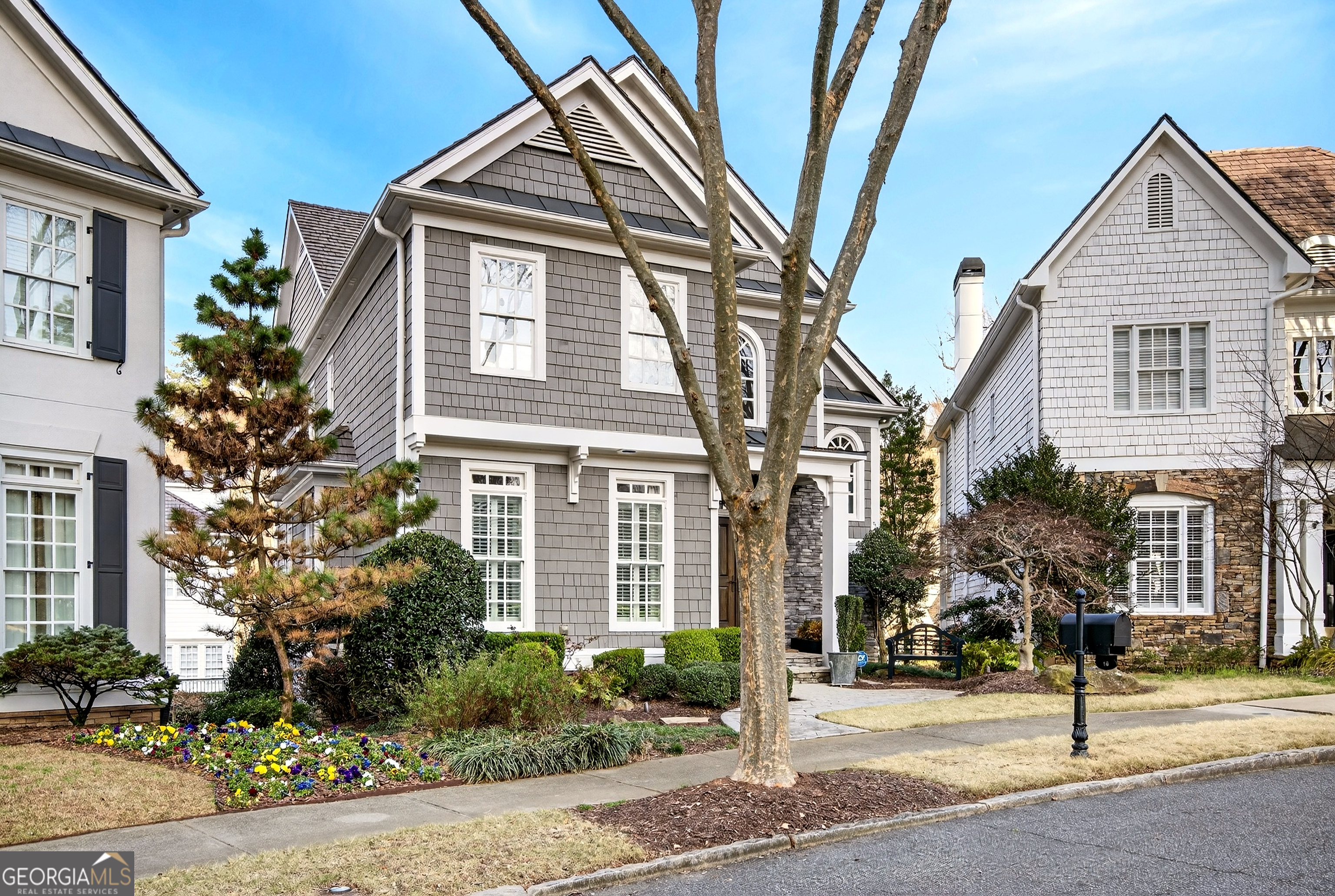 16 Conifer Circle NE