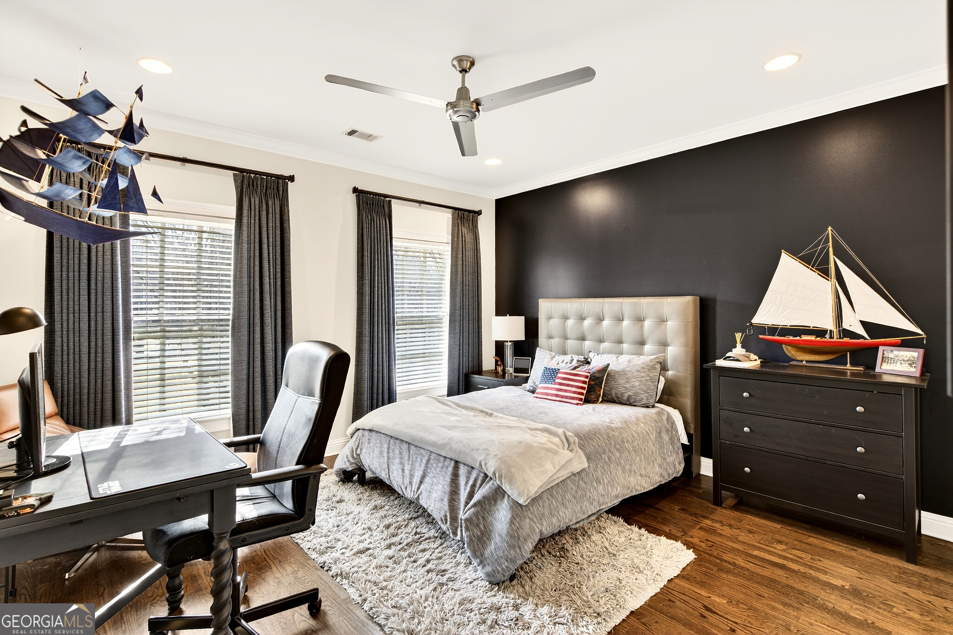 16 Conifer Circle NE