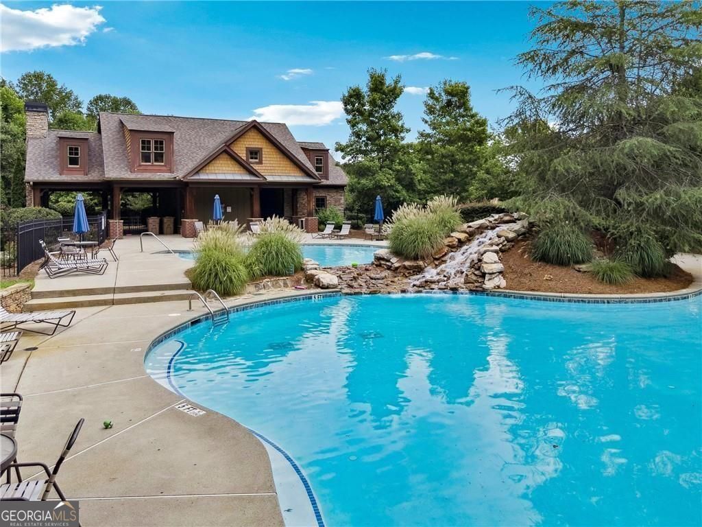 750 Montgomery Avenue