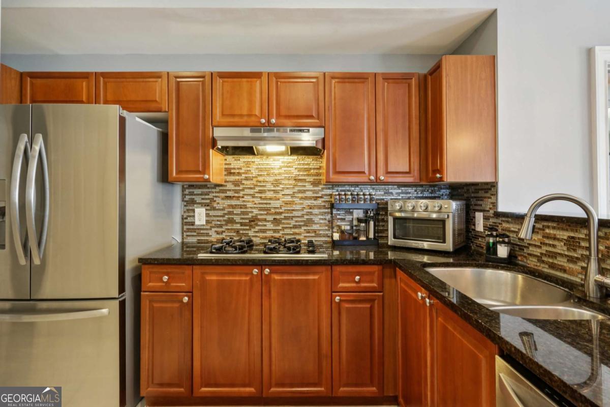3275 Lenox Road NE # 208